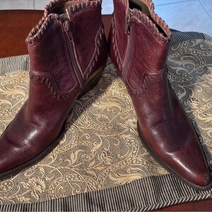 Gianni Bini Western Style Heeled Boots